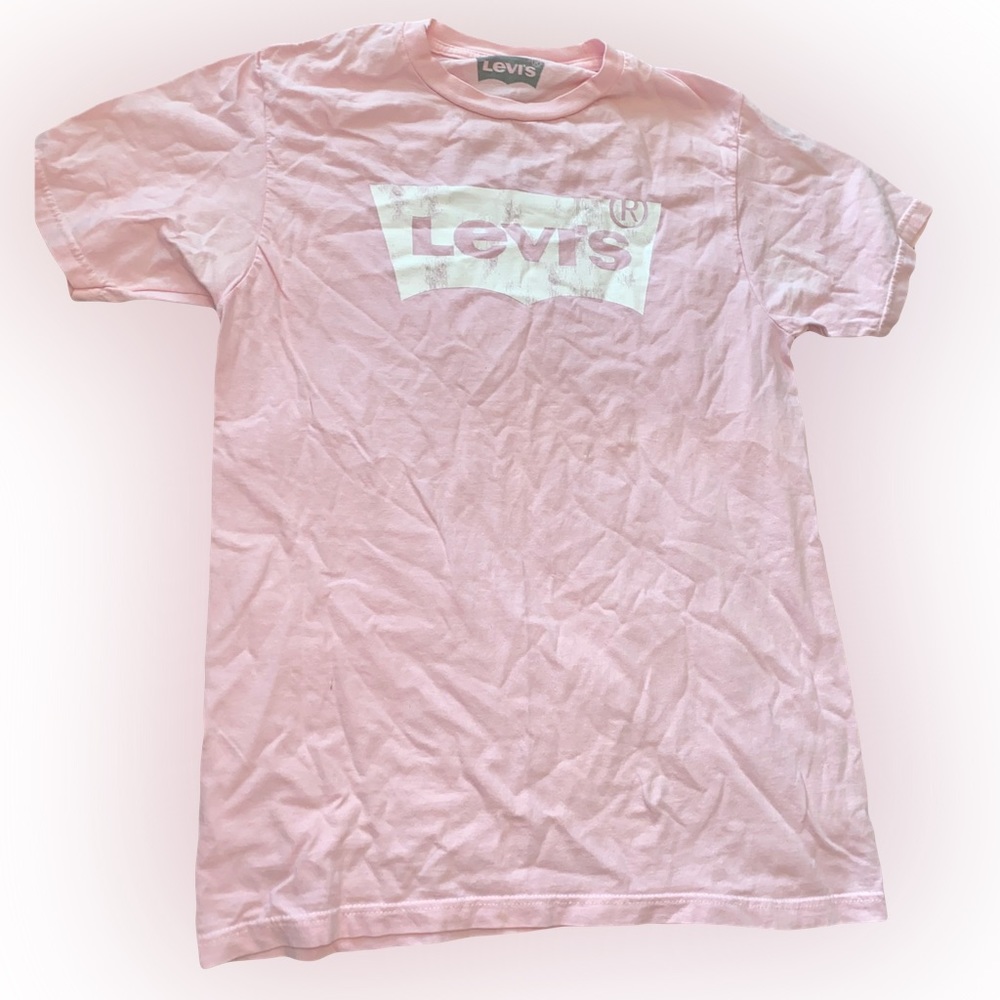 LEVI’S PINK AND WHITE LOGO TEE SHIRT // SIZE SMALL💗